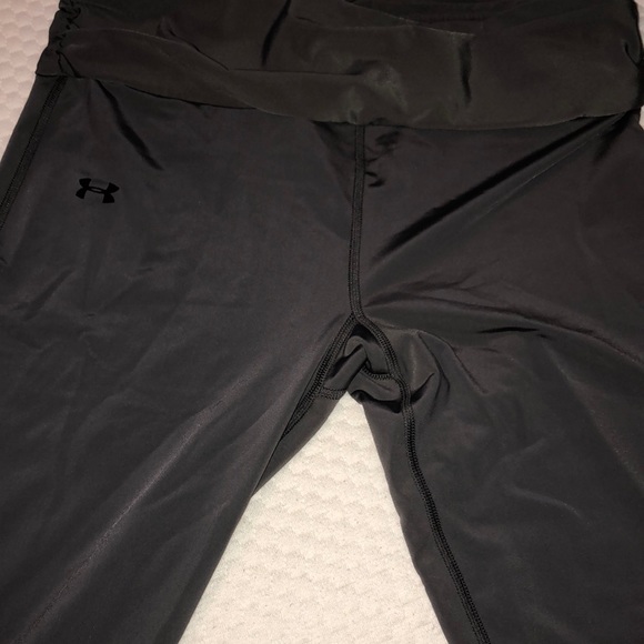 UNDER ARMOUR HEAT GEAR  cropped pants EUC - Picture 4 of 6